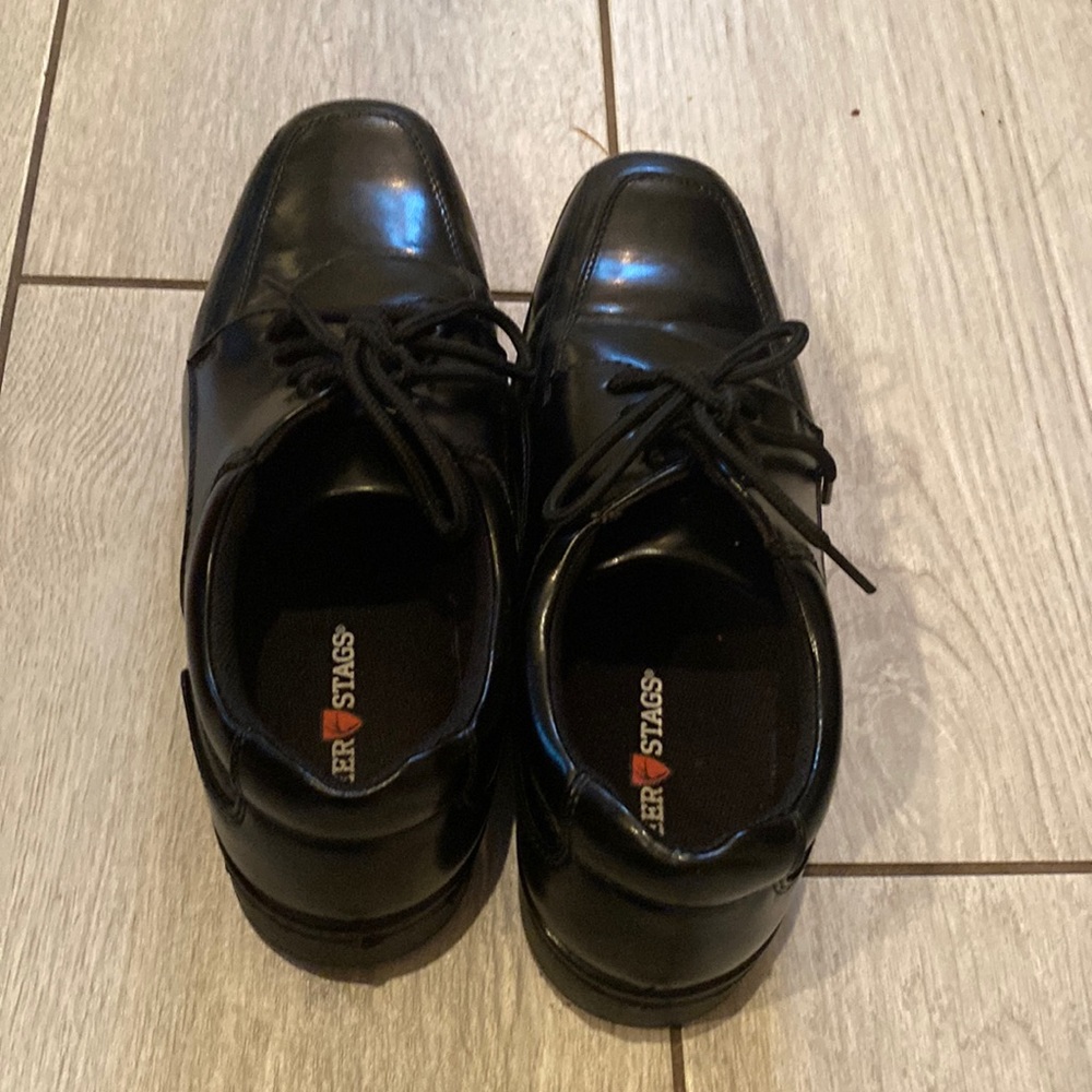 Deer Stags Boys dress shoes | Size 5B